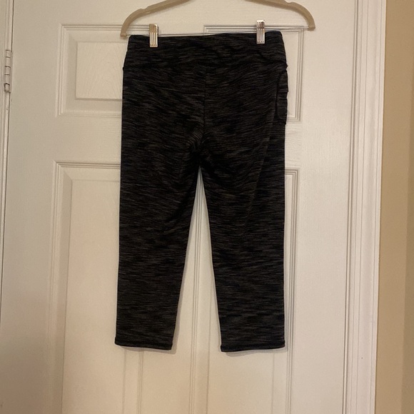 Danskin Capri Leggings - Picture 2 of 4